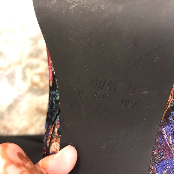 Unique pumps! - Picture 3 of 3